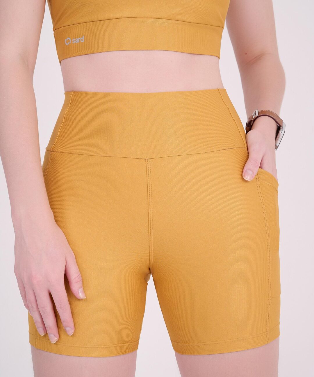 SHORT NATURALLY CANELADO OCRE