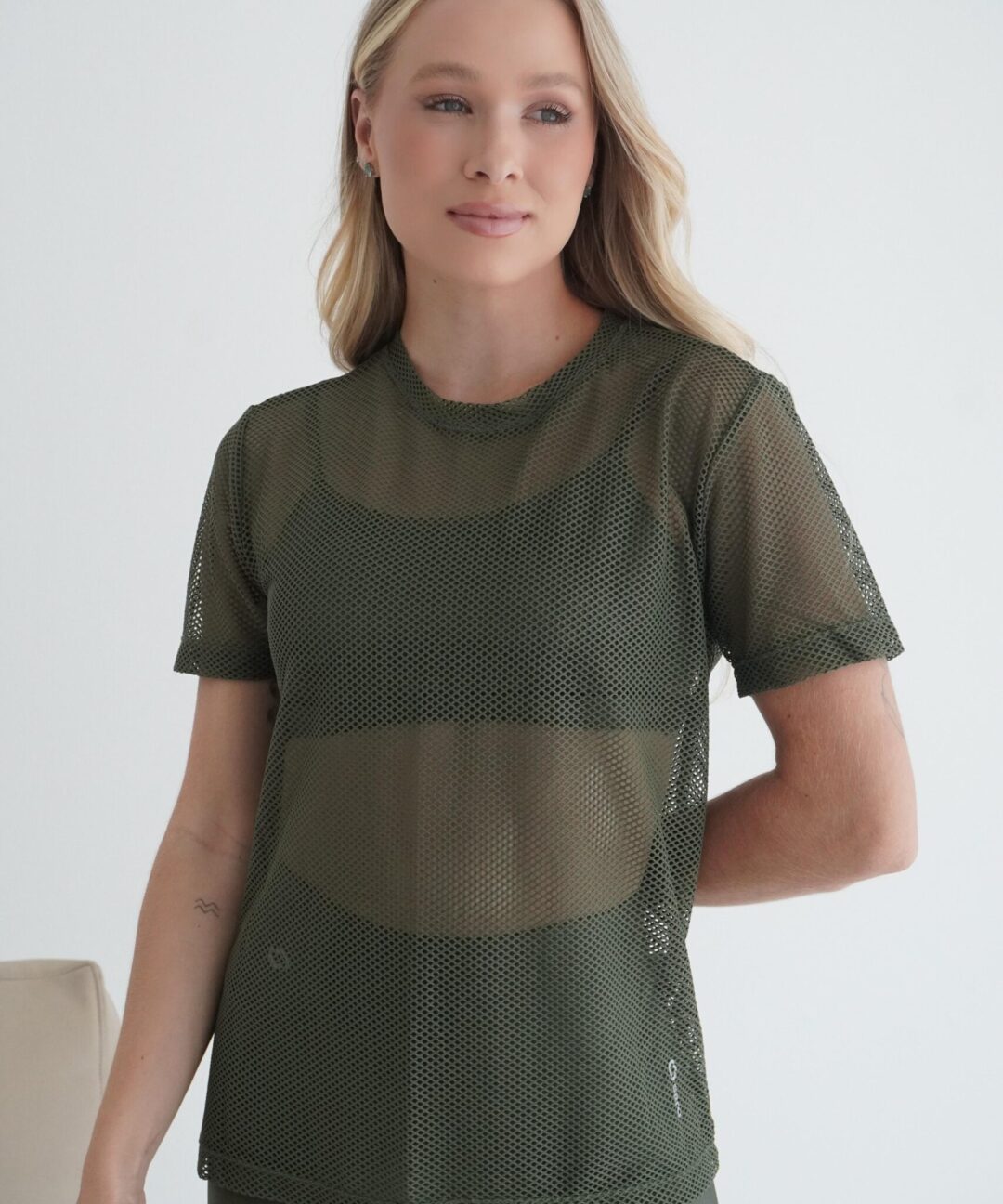 CAMISETÃO OVERSIZED EM TELA VERDE CROCO