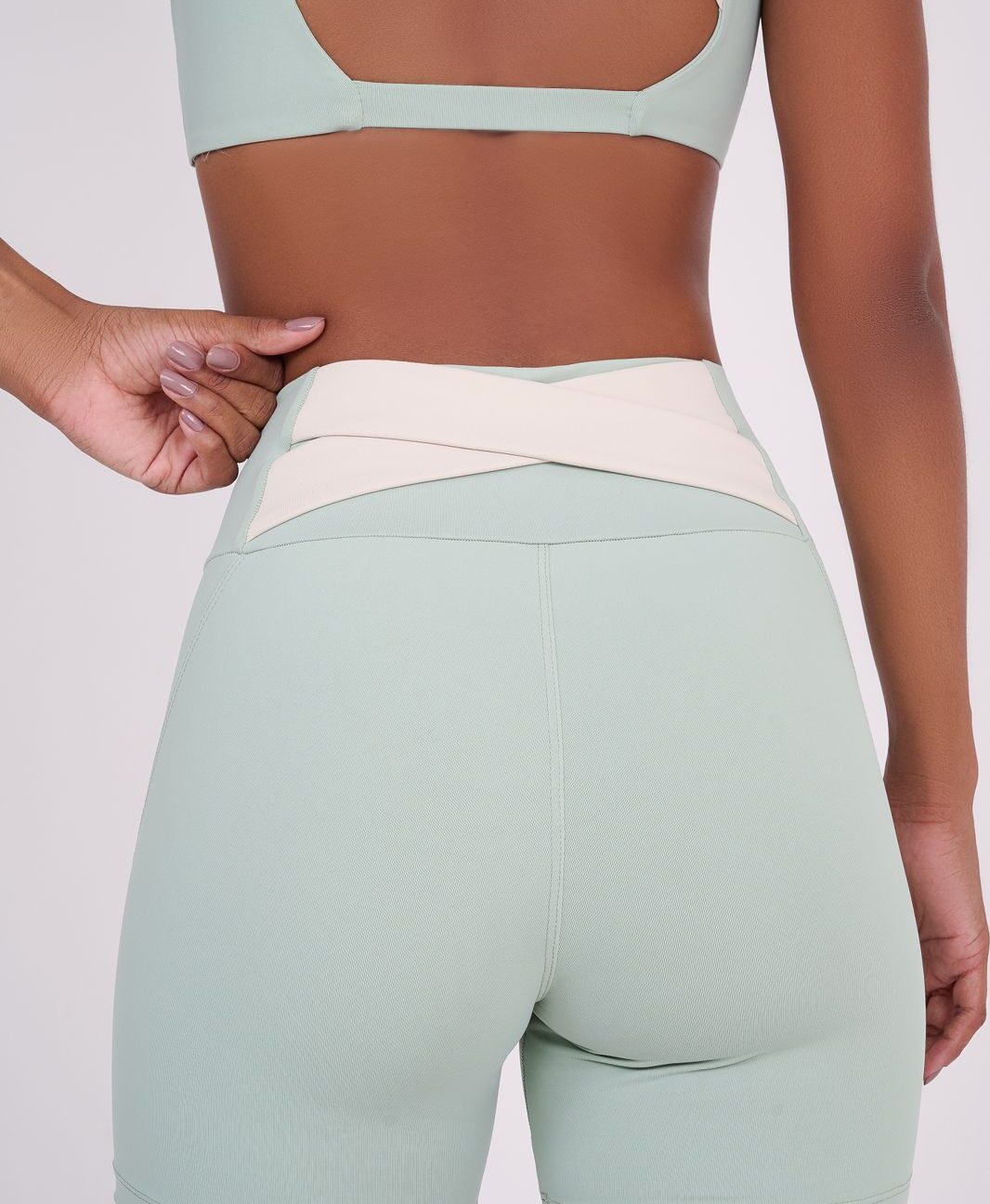 Alternative view de SHORT ATHLETIC VERDE ALOE