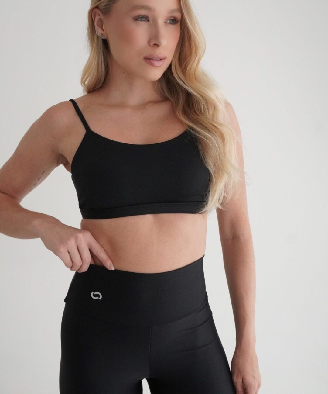 TOP TRILOBAL LUNA PRETO