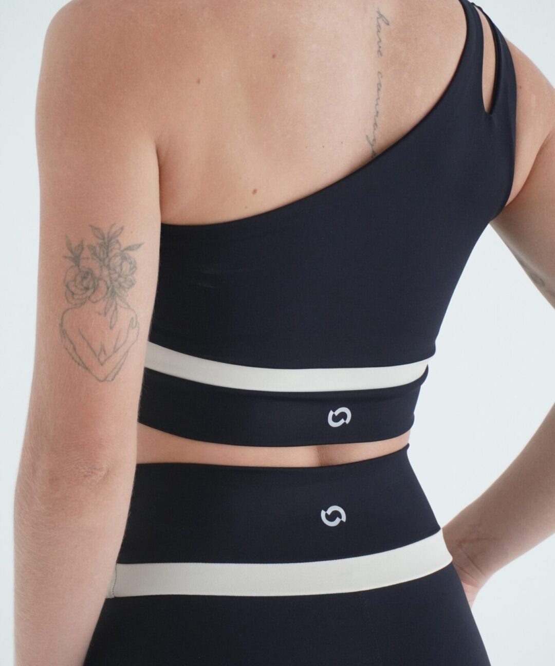 Alternative view de TOP ALIVE PRETO