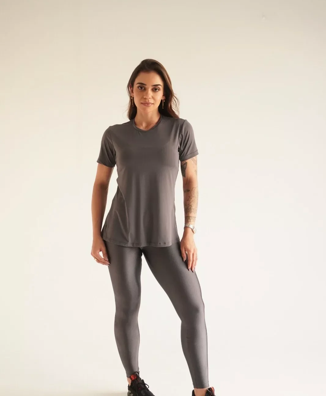 CAMISETA ESSENCIAL CINZA CARBOX