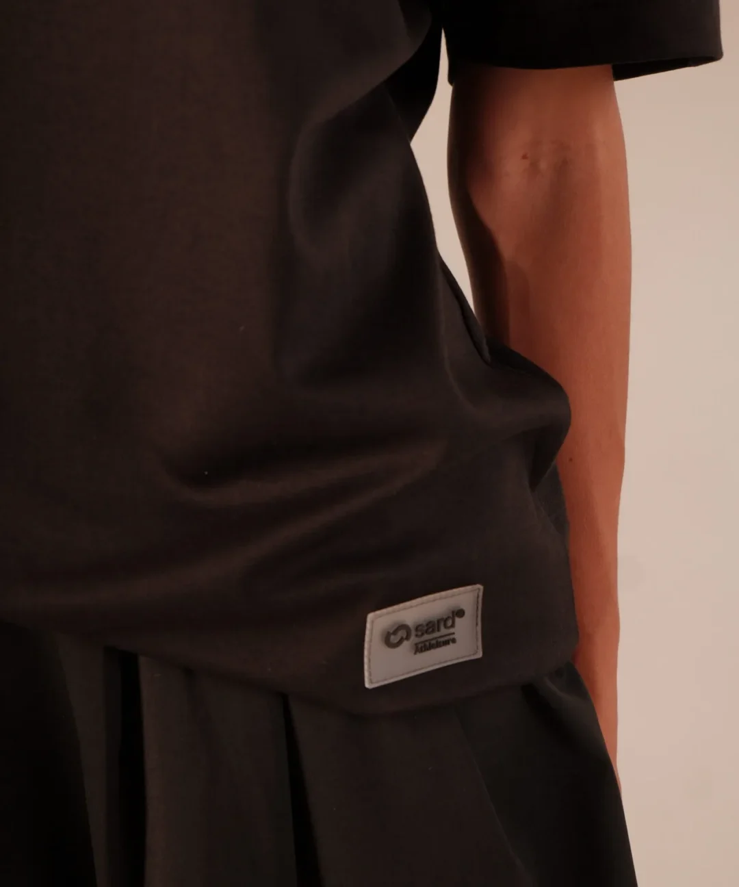 Alternative view de CAMISETA SHOULDER BLACK