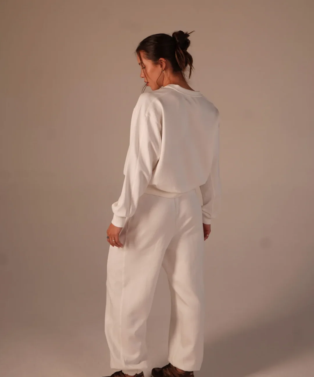 Alternative view de CONJUNTO RIB JOGGER OFF WHITE